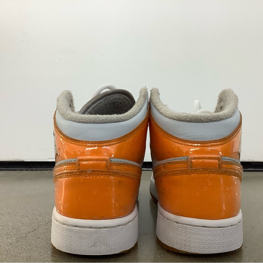 JORDAN 1 MID SE GS 'GATORADE PACK - ORANGE’ SIZE 5Y - Picture 5 of 7
